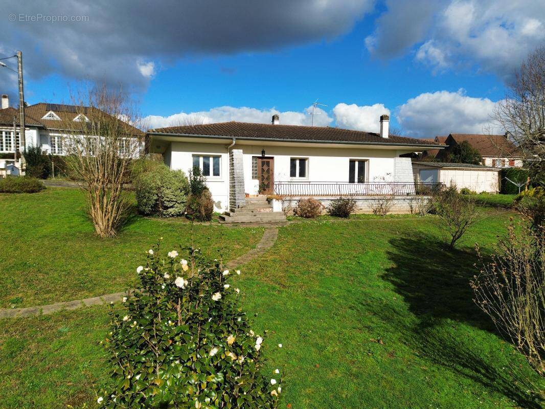 Maison à SAUVETERRE-DE-BEARN