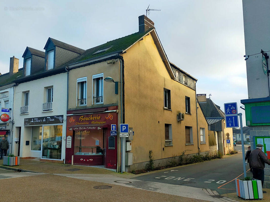 Maison à VILLAINES-LA-JUHEL