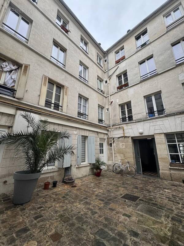 Appartement à PARIS-19E