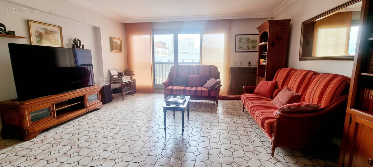 Appartement à PARIS-20E