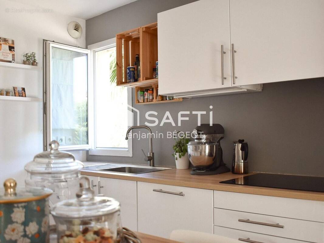 Photo 1 - Appartement à SIX-FOURS-LES-PLAGES