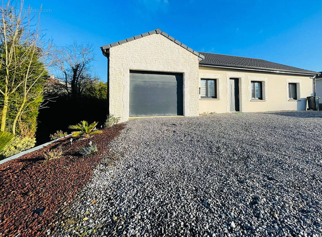 Maison à VOUZIERS