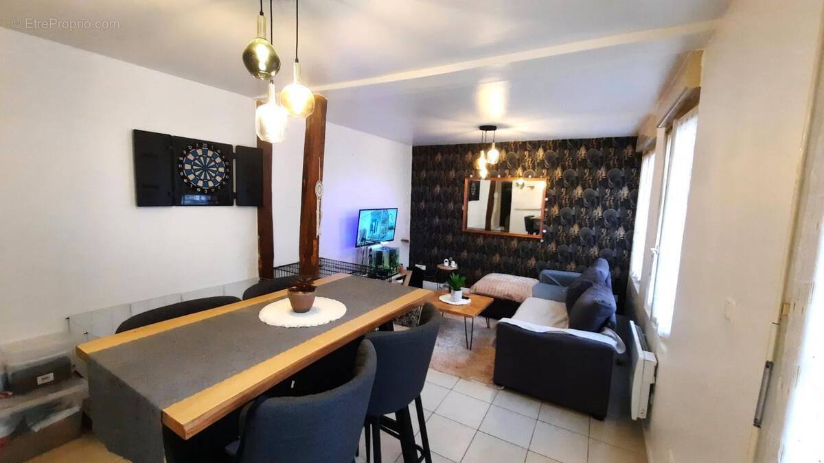 Appartement à VIC-SUR-AISNE