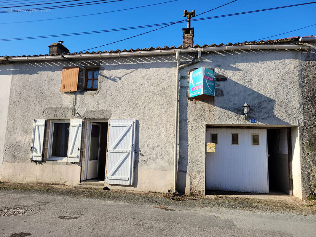 Maison à SAINT-ETIENNE-DU-BOIS