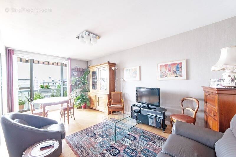 Appartement à MONTROUGE