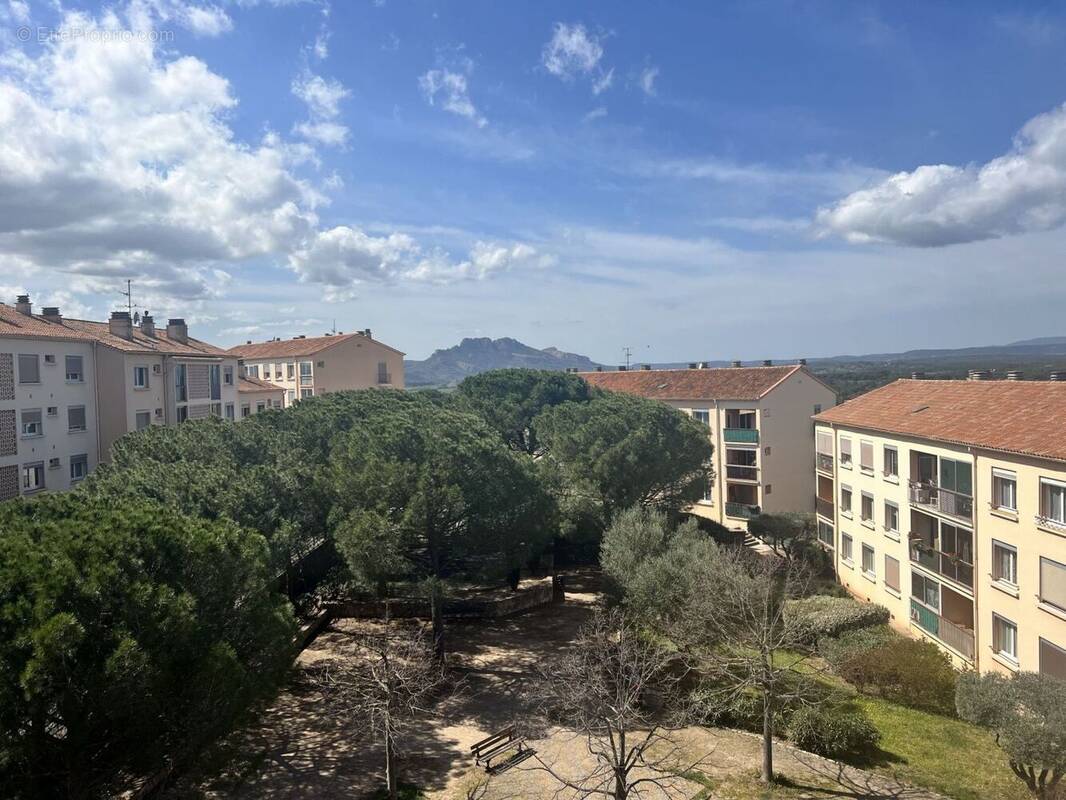 Appartement à PUGET-SUR-ARGENS