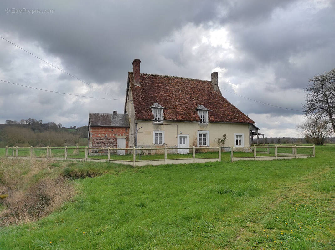 Maison à SAINT-PIERRE-LA-RIVIERE