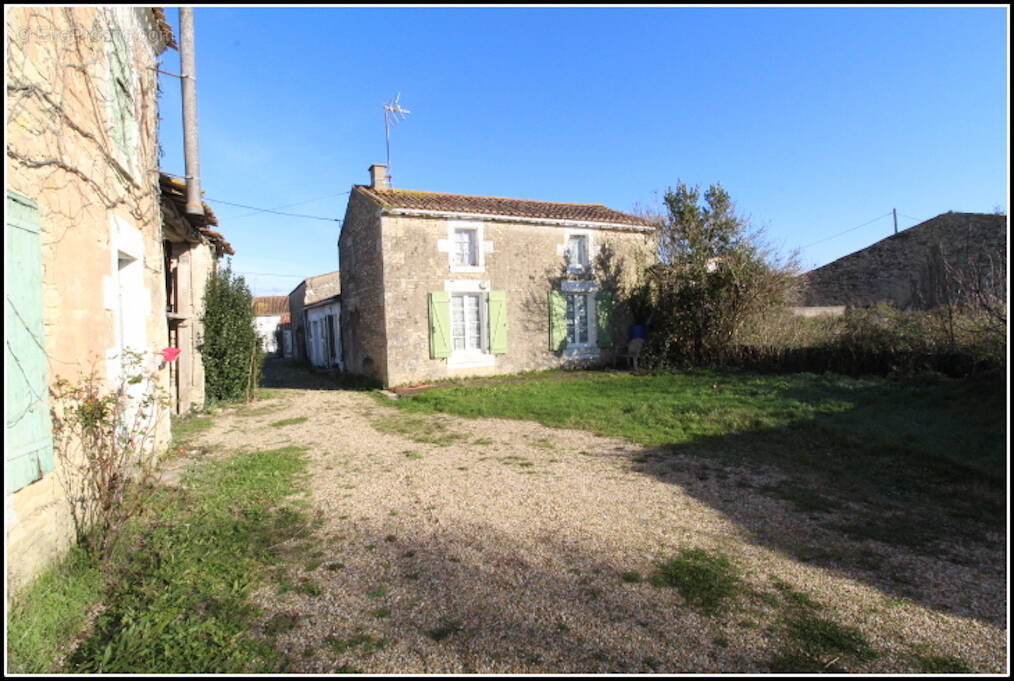 Maison à SAINT-HILAIRE-LA-PALUD