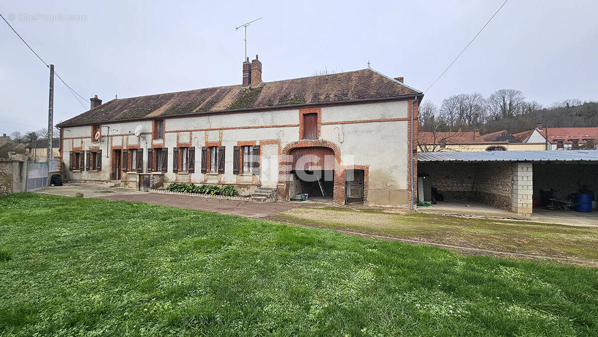 Maison à PONT-SUR-VANNE