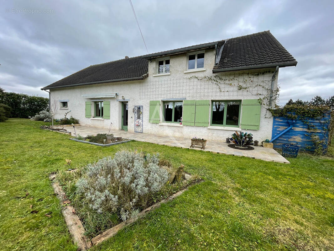 Maison à FAVEROLLES-SUR-CHER