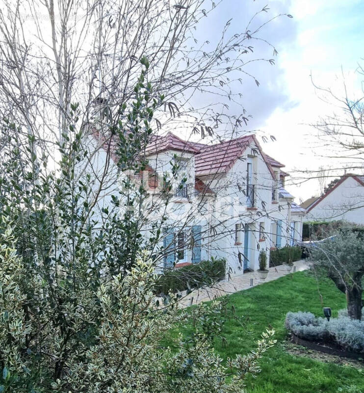 Maison à LIVERDY-EN-BRIE