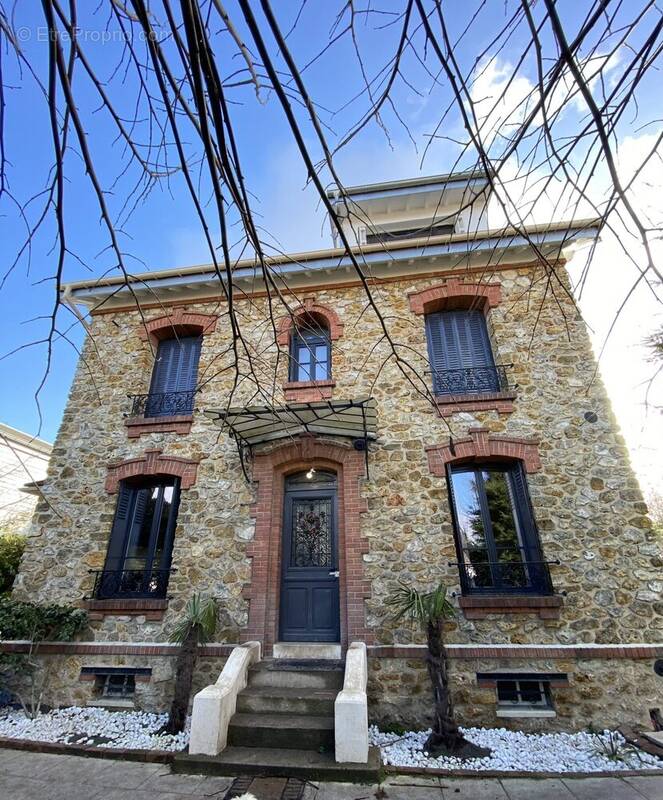 Maison à LA FRETTE-SUR-SEINE