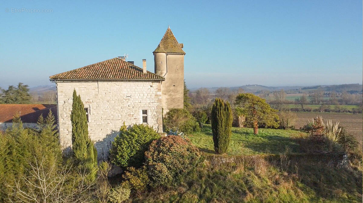 Maison à CASTELSAGRAT