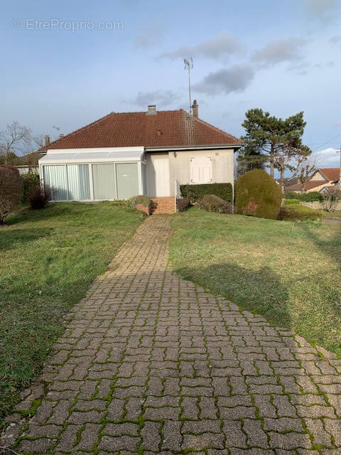 Maison à BRETHENAY