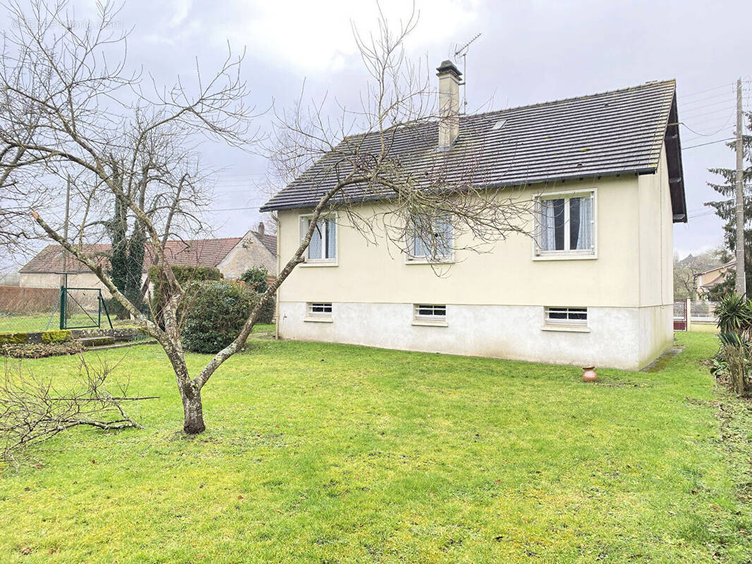 Maison à FONTENAY-SAINT-PERE