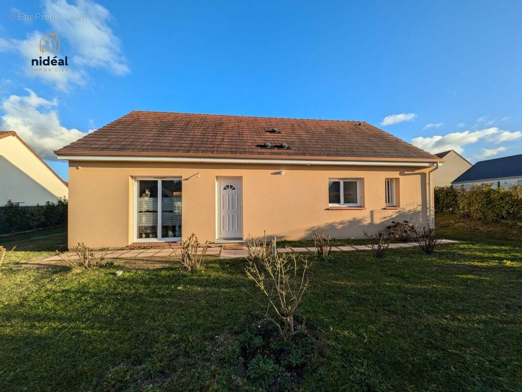 Maison à COURCELLES-SUR-SEINE