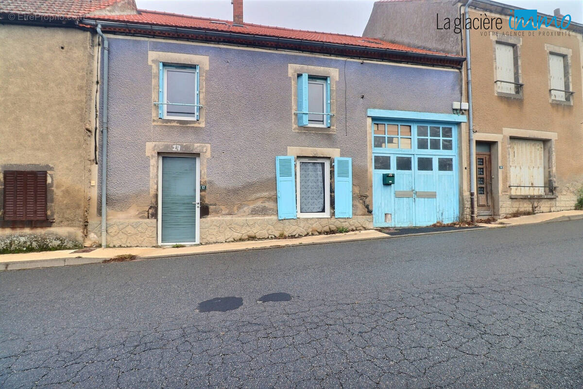 Maison à CHARBONNIERES-LES-VIEILLES