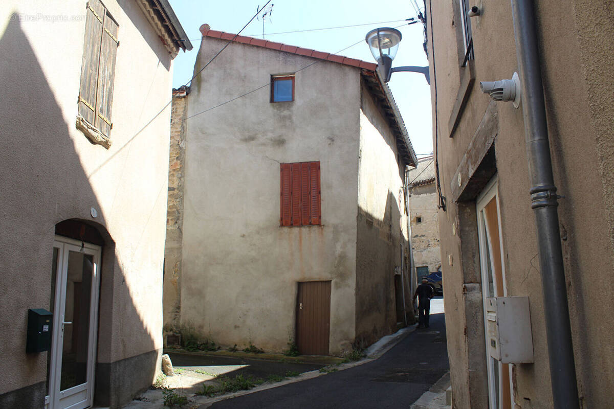 Maison à SAINT-GERMAIN-LEMBRON