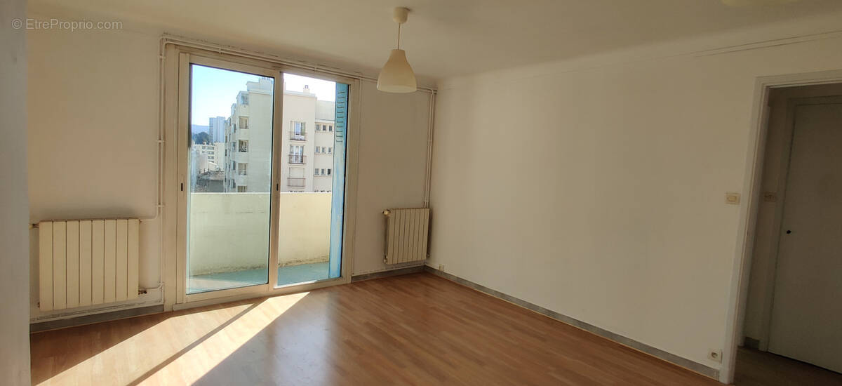 Appartement à MARSEILLE-13E