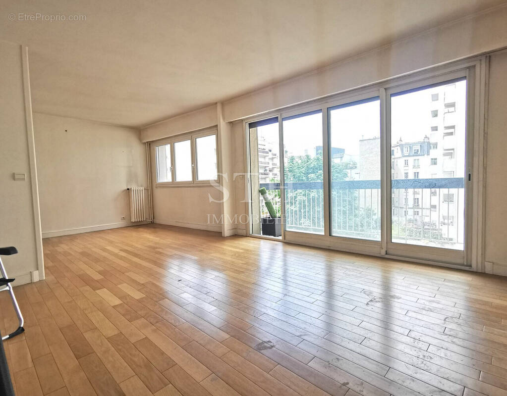 Appartement à PARIS-15E