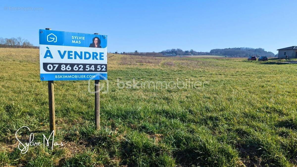 Terrain à SAINT-GEORGES