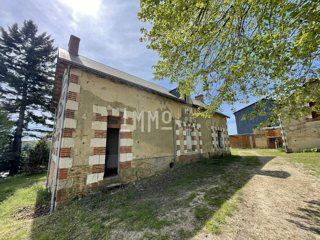 Maison à CHENU