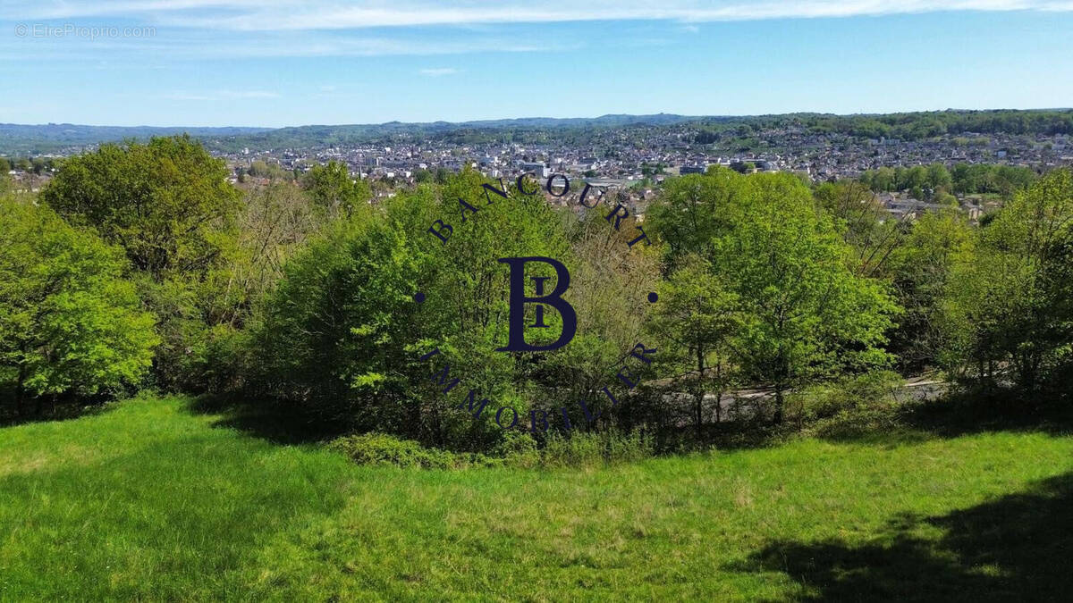 Terrain à BRIVE-LA-GAILLARDE