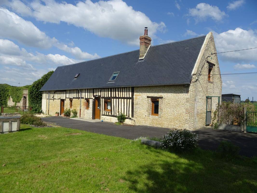 Maison à SAINT-PIERRE-SUR-DIVES