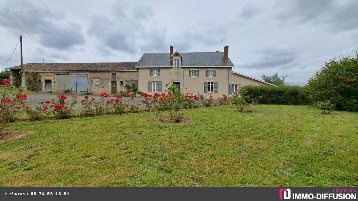 Maison à MAZIERES-EN-GATINE