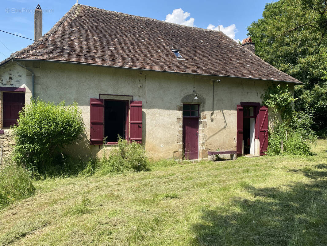 Maison à SAINT-GERMAIN-LES-BELLES