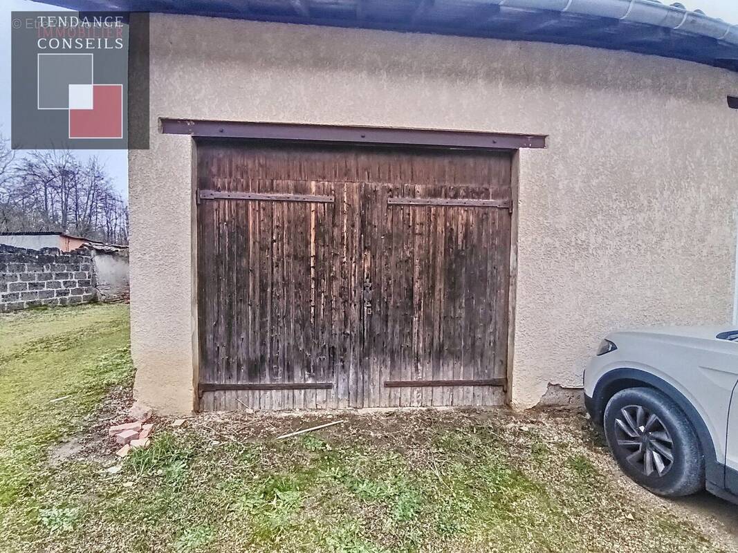 Parking à PONT-DE-VEYLE