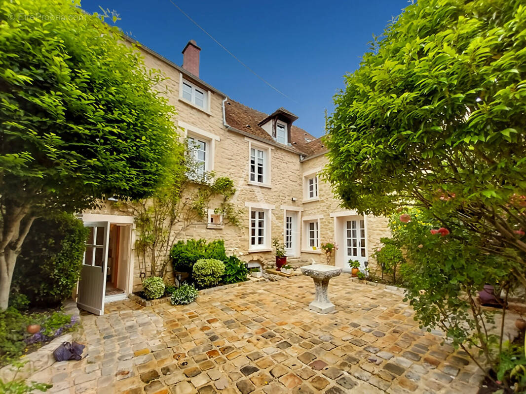 Maison à MEZY-SUR-SEINE