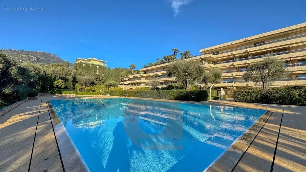 Appartement à ROQUEBRUNE-CAP-MARTIN