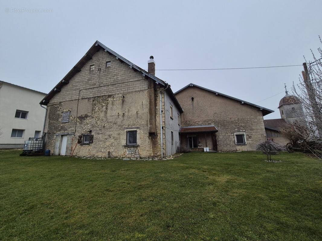 Maison à CHEVIGNEY-LES-VERCEL