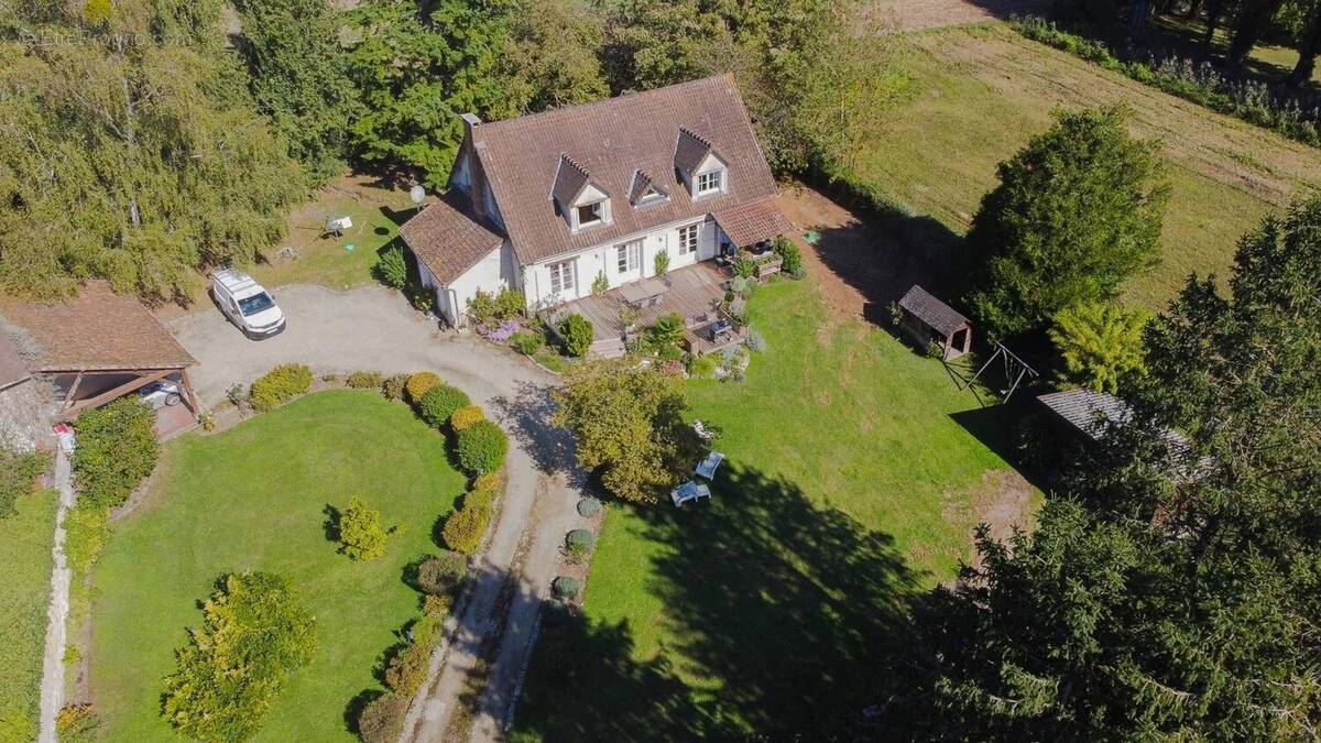 Maison à FONTENAY-TRESIGNY