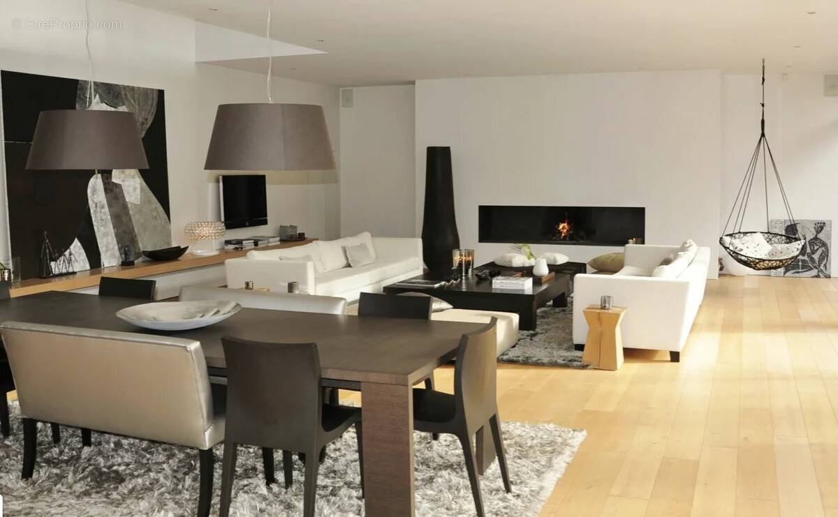 Appartement à NEUILLY-SUR-SEINE