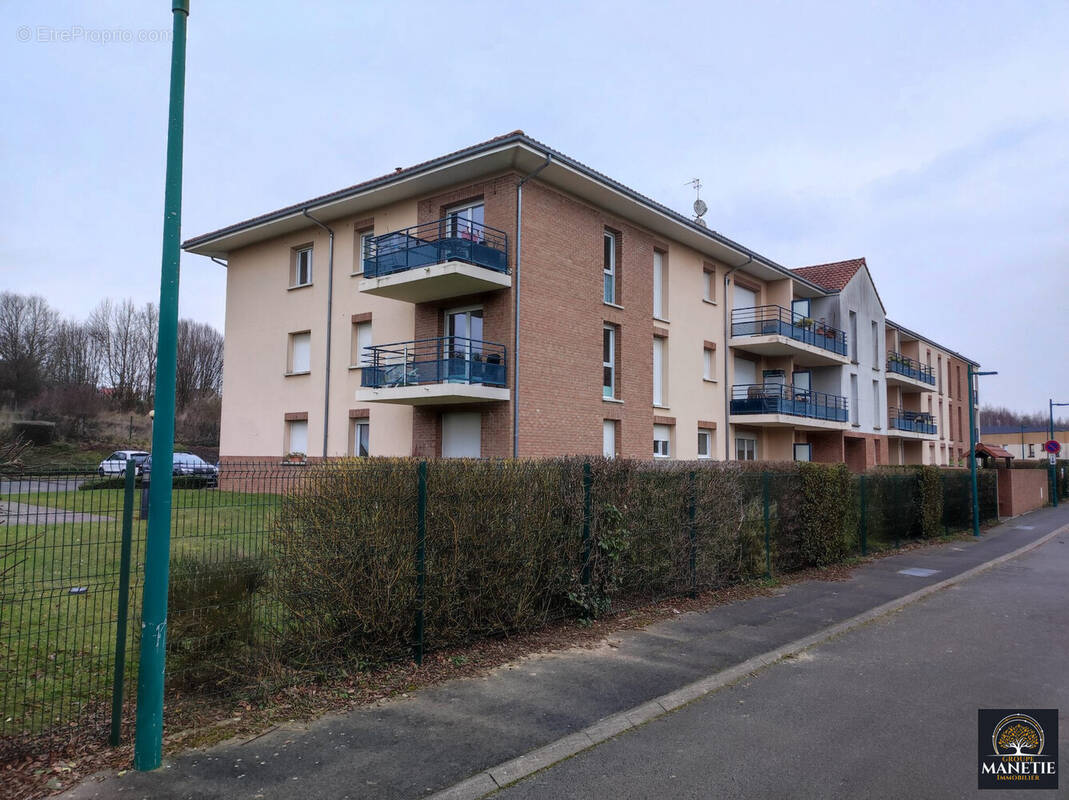 Appartement à CROISILLES