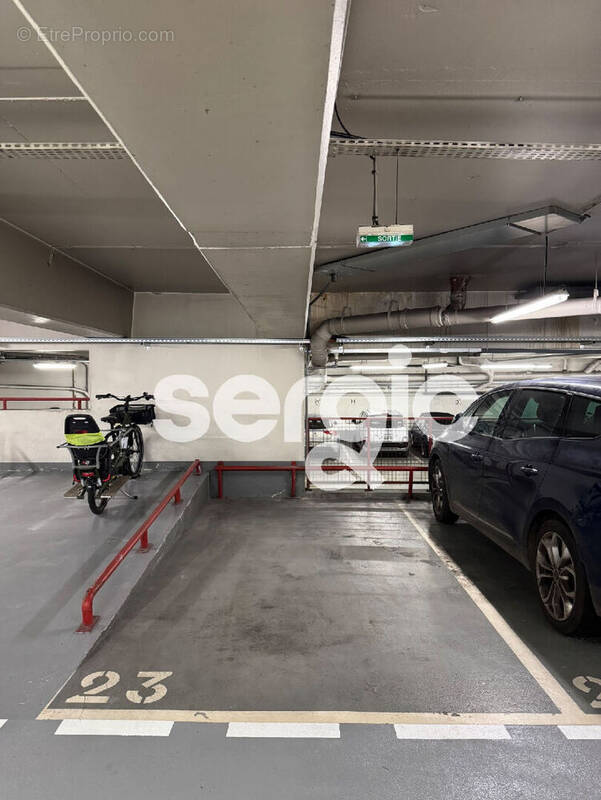 Parking à PARIS-14E