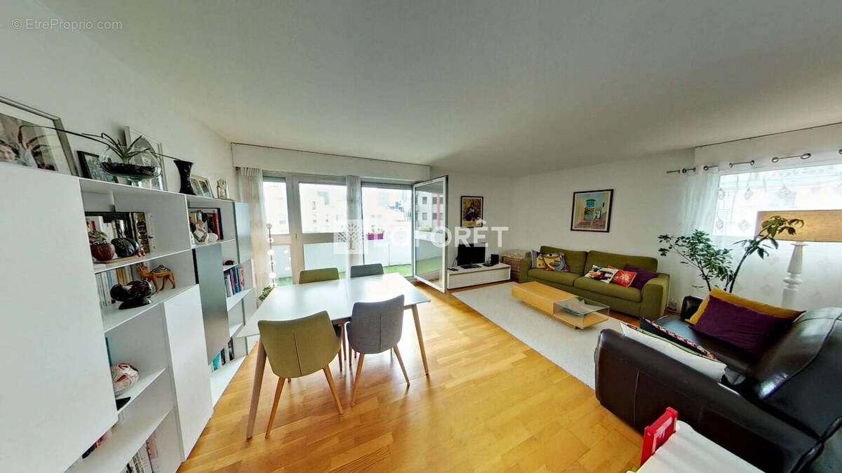 Appartement à COURBEVOIE