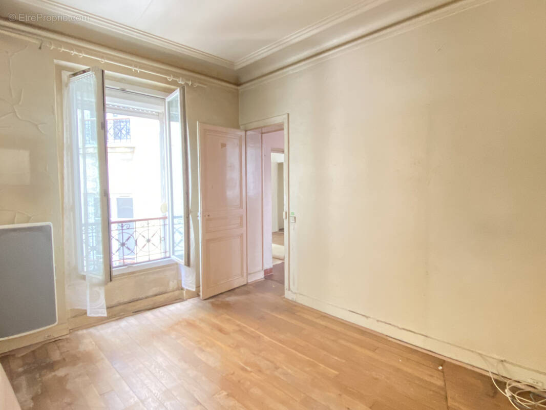 Appartement à PARIS-14E