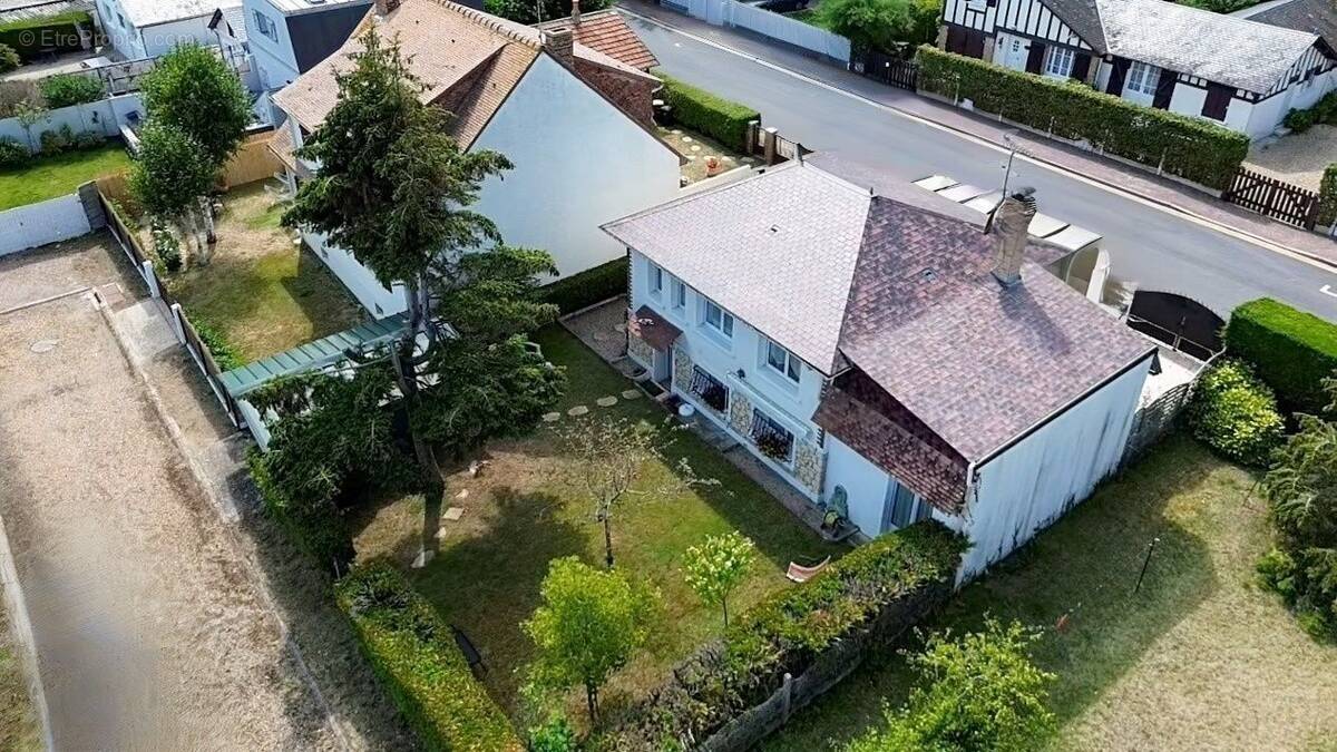 Maison à BENERVILLE-SUR-MER