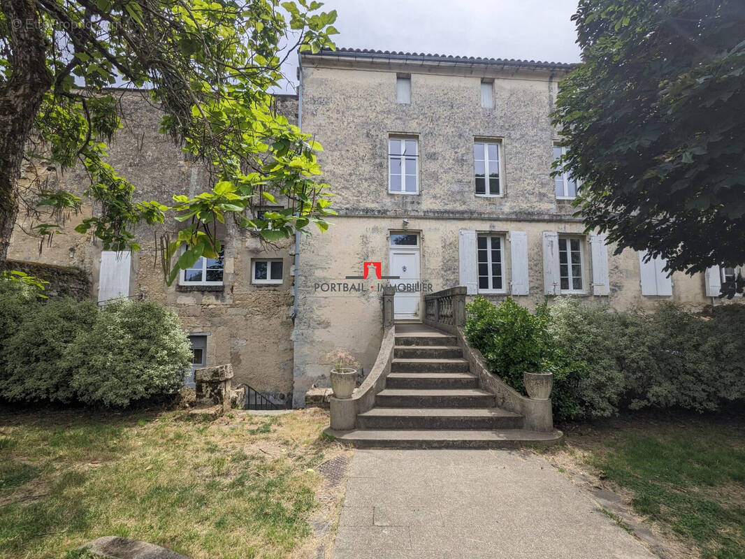 Maison à BOURG