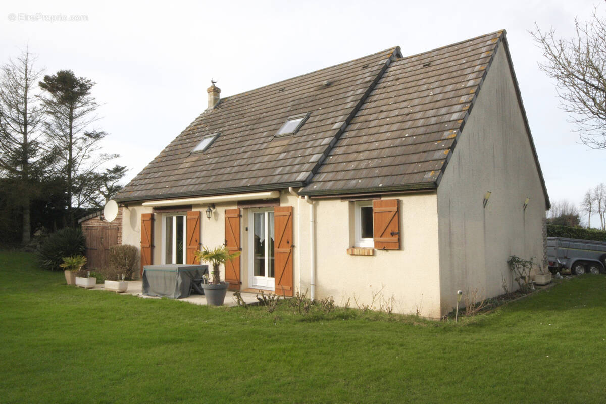 Maison à SAINTE-HELENE-BONDEVILLE