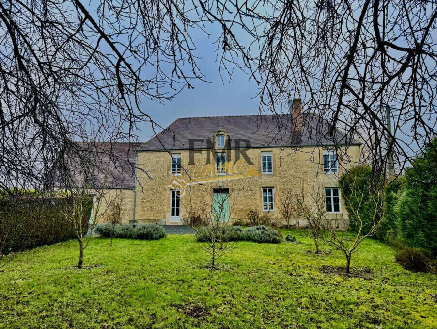 Maison à SAINT-PIERRE-SUR-DIVES