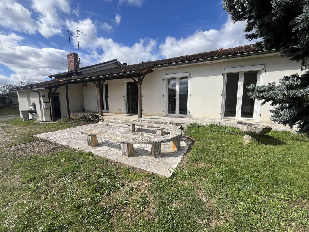 Maison à CHASSENEUIL-SUR-BONNIEURE