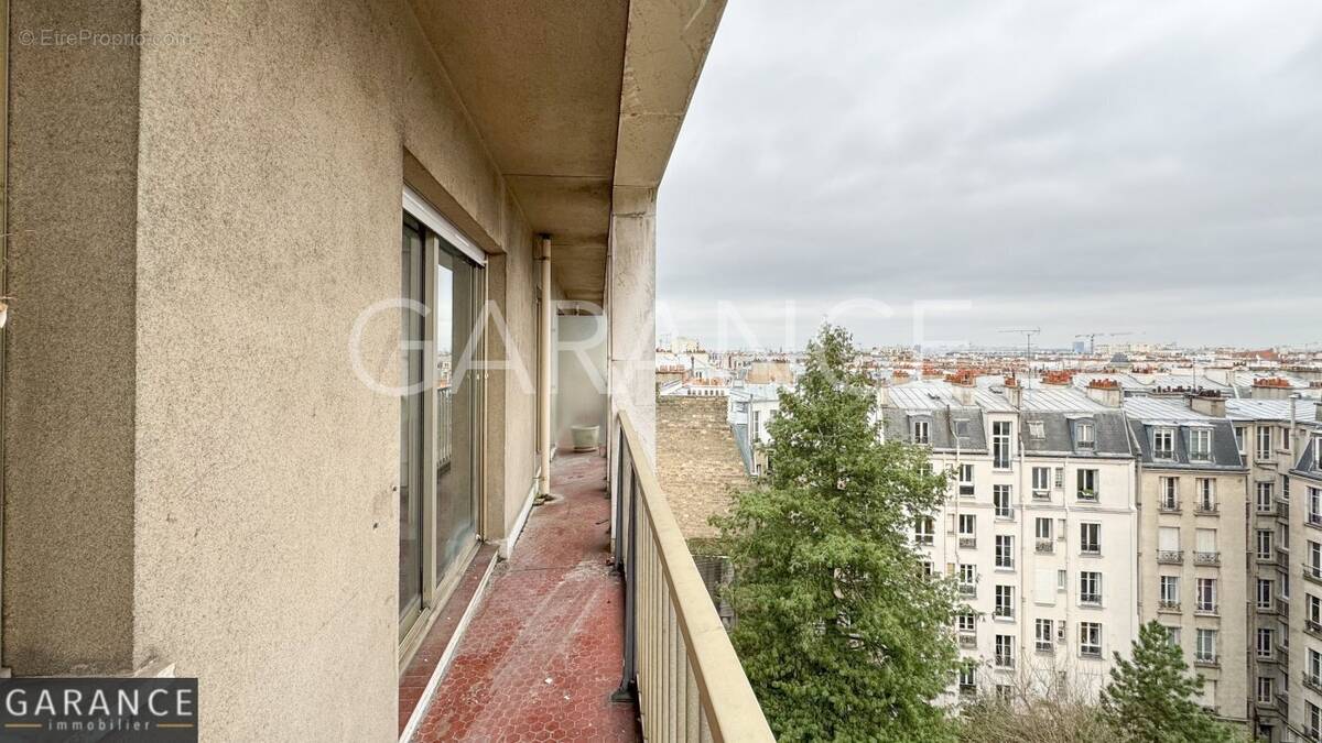 Appartement à PARIS-14E