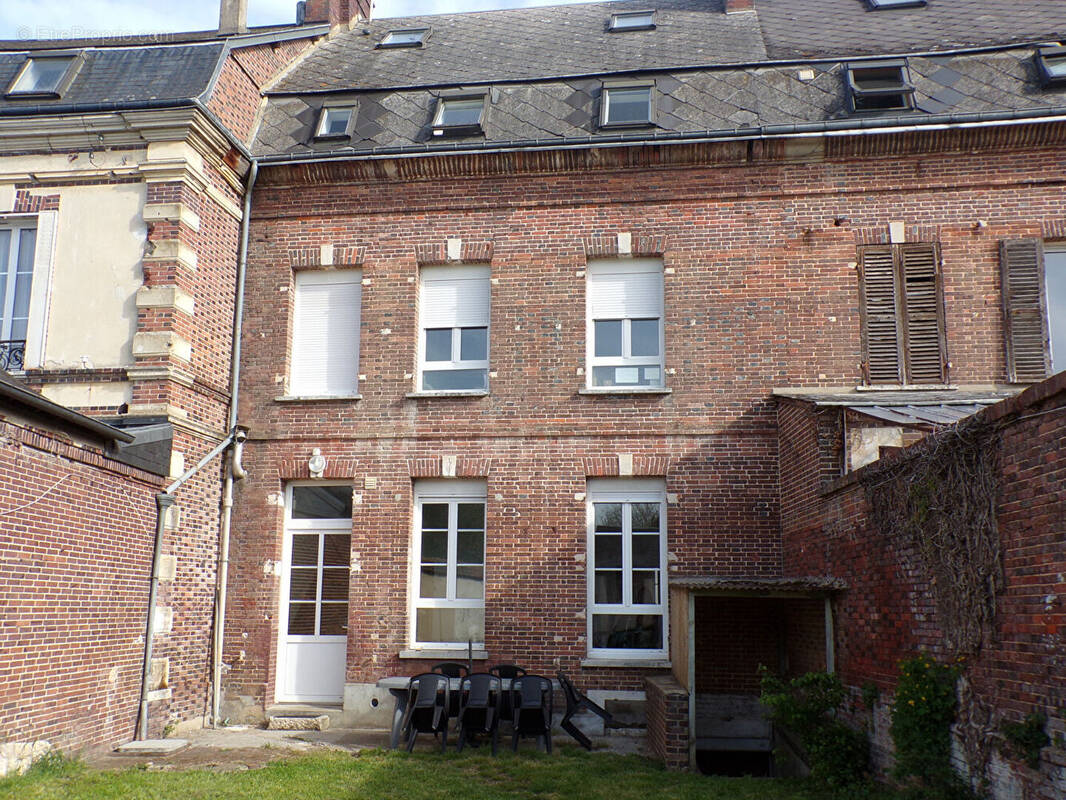 Appartement à DAMVILLE