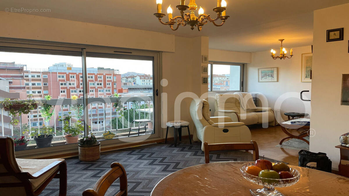 Appartement à MARSEILLE-8E