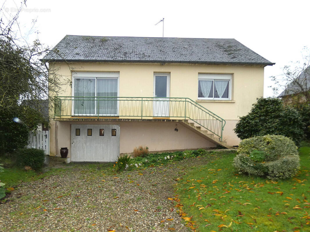 Maison à SAINT-MARTIN-DE-LANDELLES