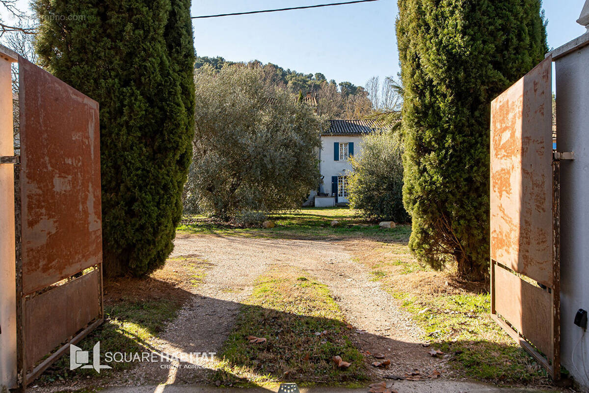 Maison à PEYROLLES-EN-PROVENCE